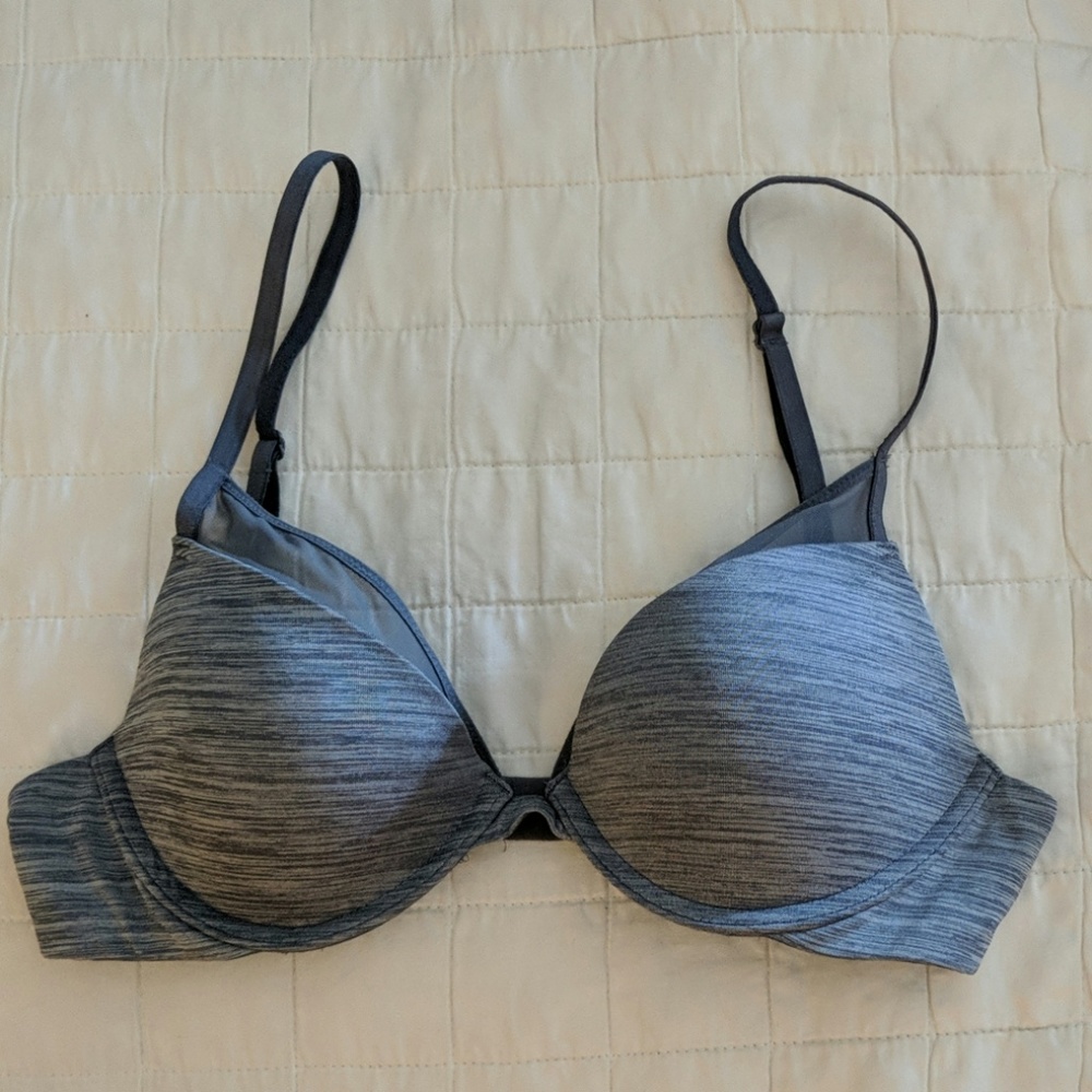 Victoria's Secret Padded Plunge bra, sz 32B